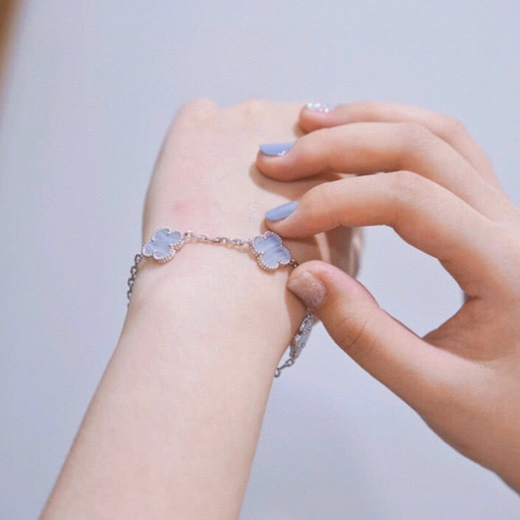 [Clover Jewelry]CLOVER  5 MOTIVE LILA CHALZEDON ARMBAND SILBER