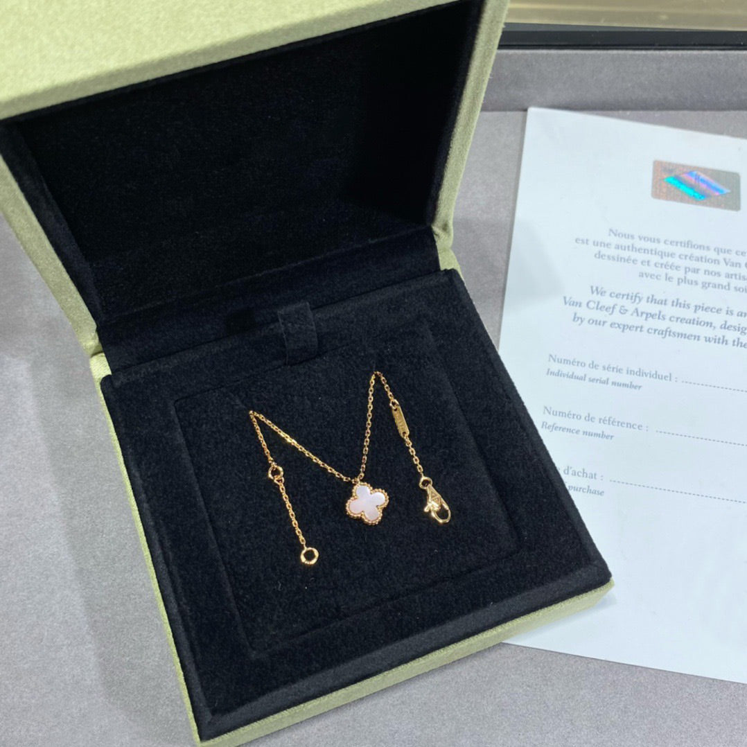 [Clover Jewelry]CLOVER 15MM PINK MOTHER-OF-PEARL SINGLE FLOWER NECKLACE