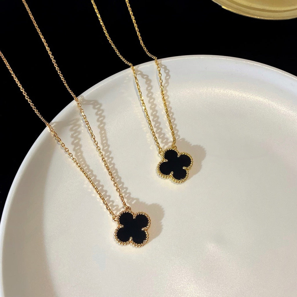 [Clover Jewelry]クローバー 15MM ブラックオニキス シングル フラワー ネックレス