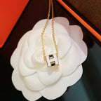 [Kleeblatt Schmuck]H WEISSE ECKIGE GOLDHALSKETTE