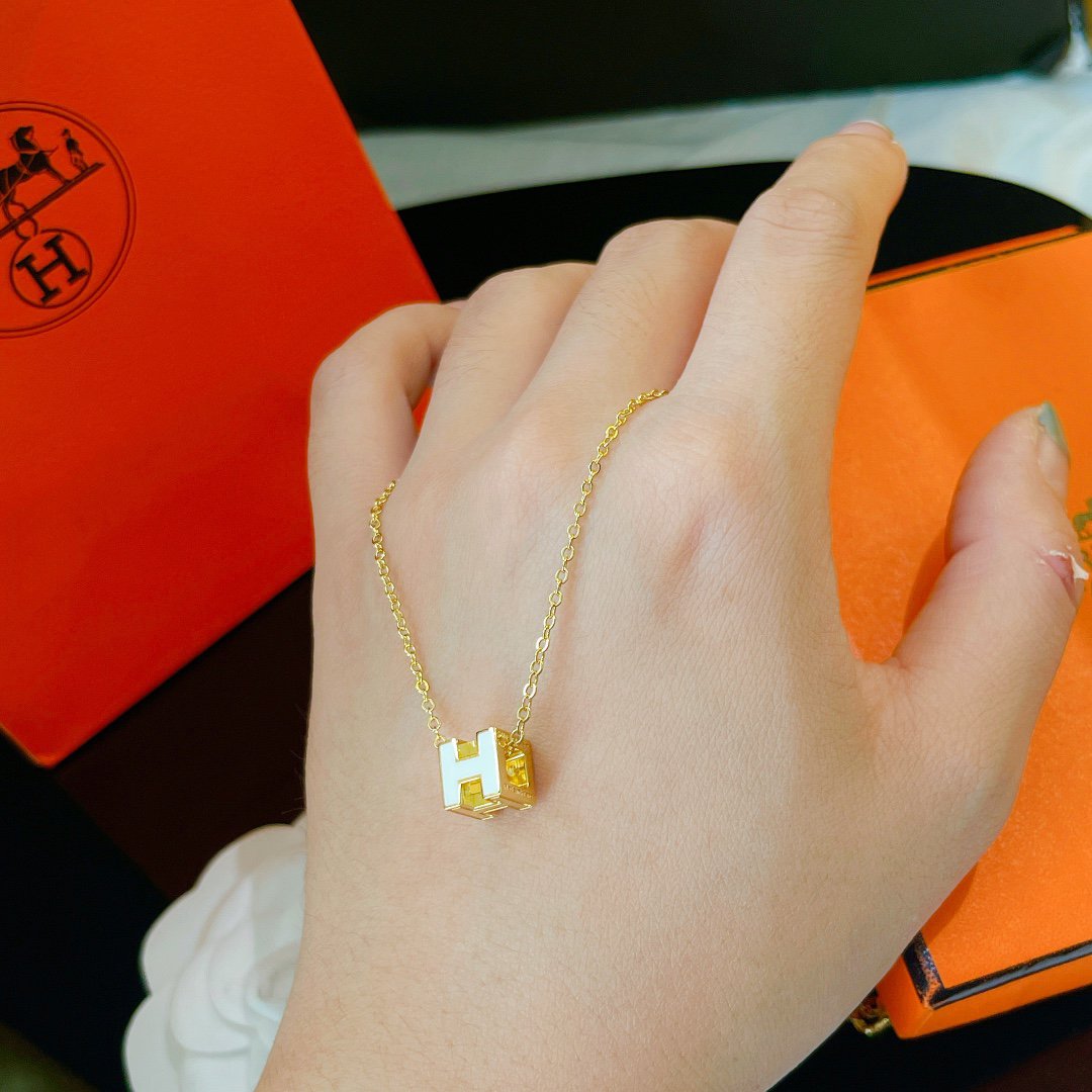 [Clover Jewelry]H WHITE SQUARE GOLD NECKLACE