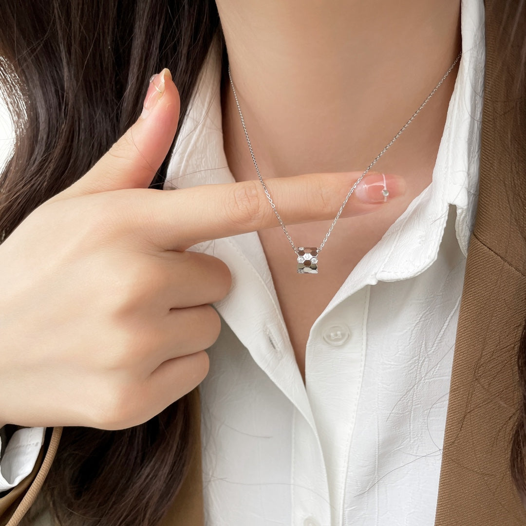 [Clover Jewelry]BEE MINI PEDANT DIAMOND NECKLACE