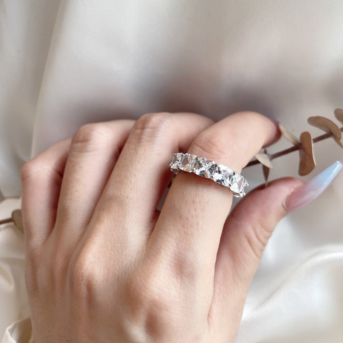 [Clover Jewelry]エレガント プリンセスカット テニスリング