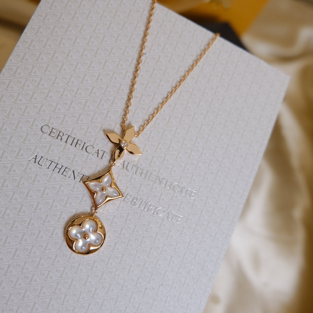 [Clover Jewelry] COLOR BLOSSOM LARIAT HALSKETTE ROSÉGOLD WEISSE PERLMUTT UND DIAMANT
