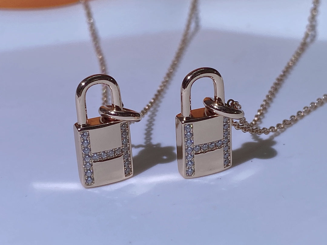 [Clover Jewelry]HM ADVANCED NICHE LOCK HEAD NECKLACE DIAMONDS