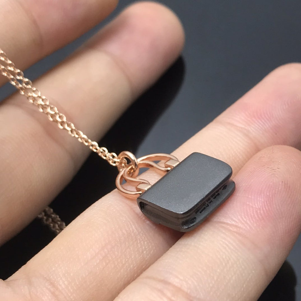 {"product_name": "[Clover Jewelry] Damen HM Amulette Constance Anhänger Halskette"}