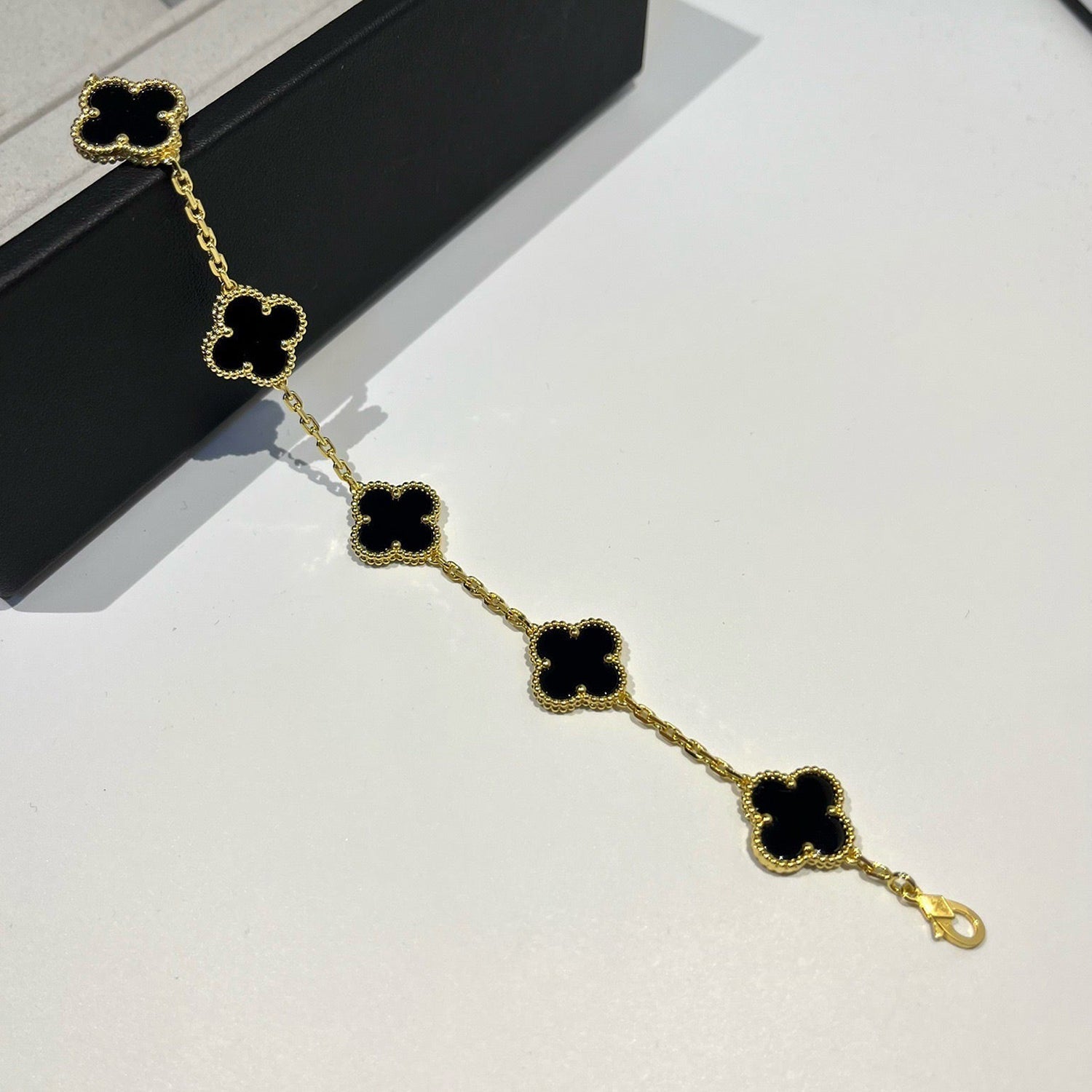 [Clover Jewelry]CLOVER  5 MOTIFS BLACK ONYX BRACELET