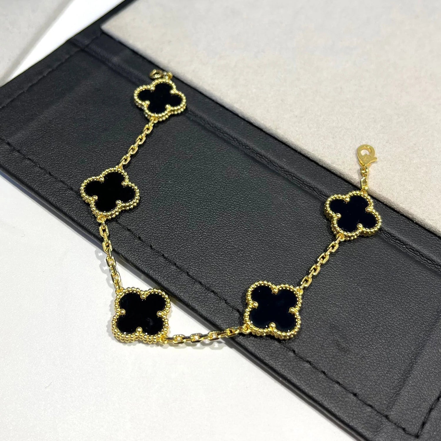 [Clover Jewelry]CLOVER  5 MOTIFS BLACK ONYX BRACELET