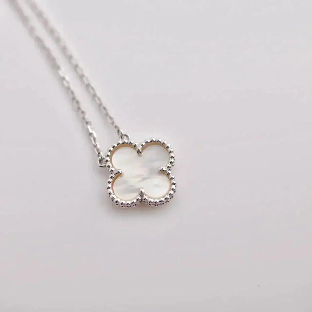 [Clover Schmuck]CLOVER 15MM WEISSE PERLMUTT SILBER